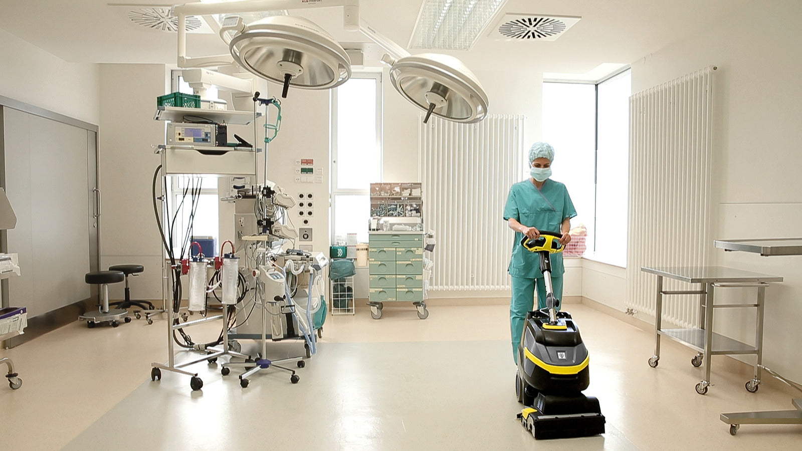 Compact Auto Floor Scrubber Machines