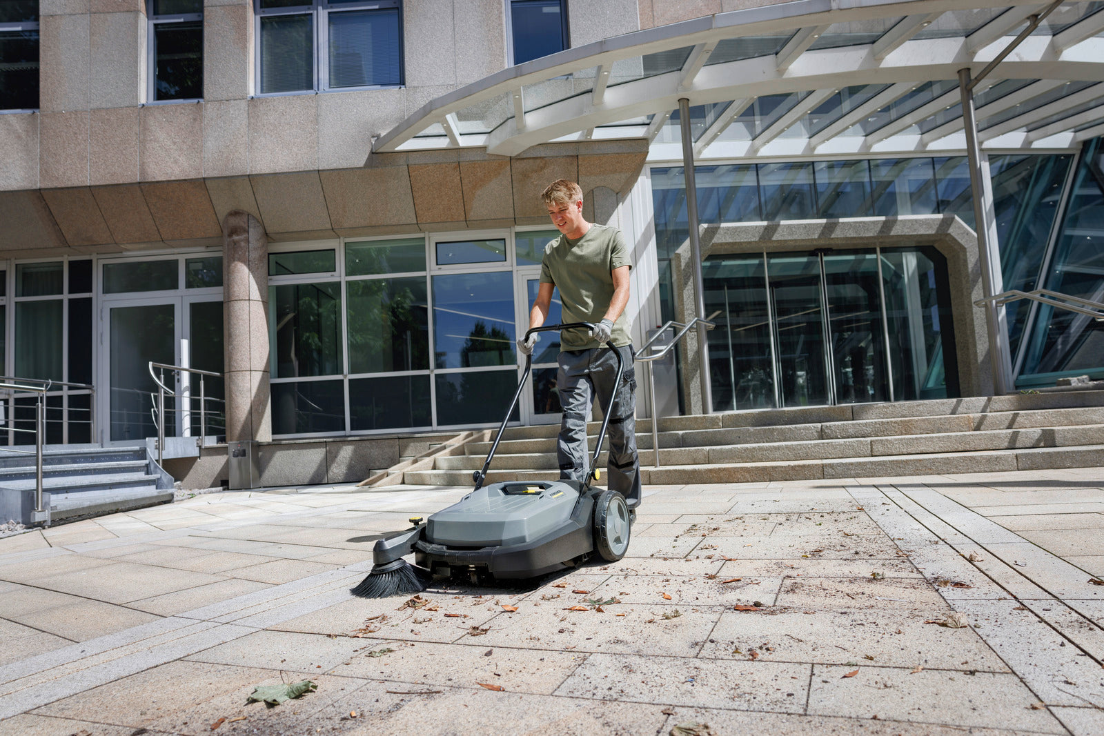 Karcher KM 70/20 C Compact Commercial Sweeper image 5