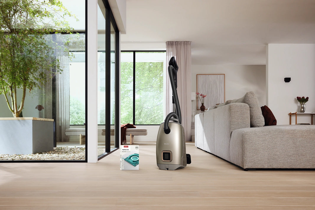 Miele TU HyClean Air 4 vacuum cleaner bags for Guard L1 and Guard S1.