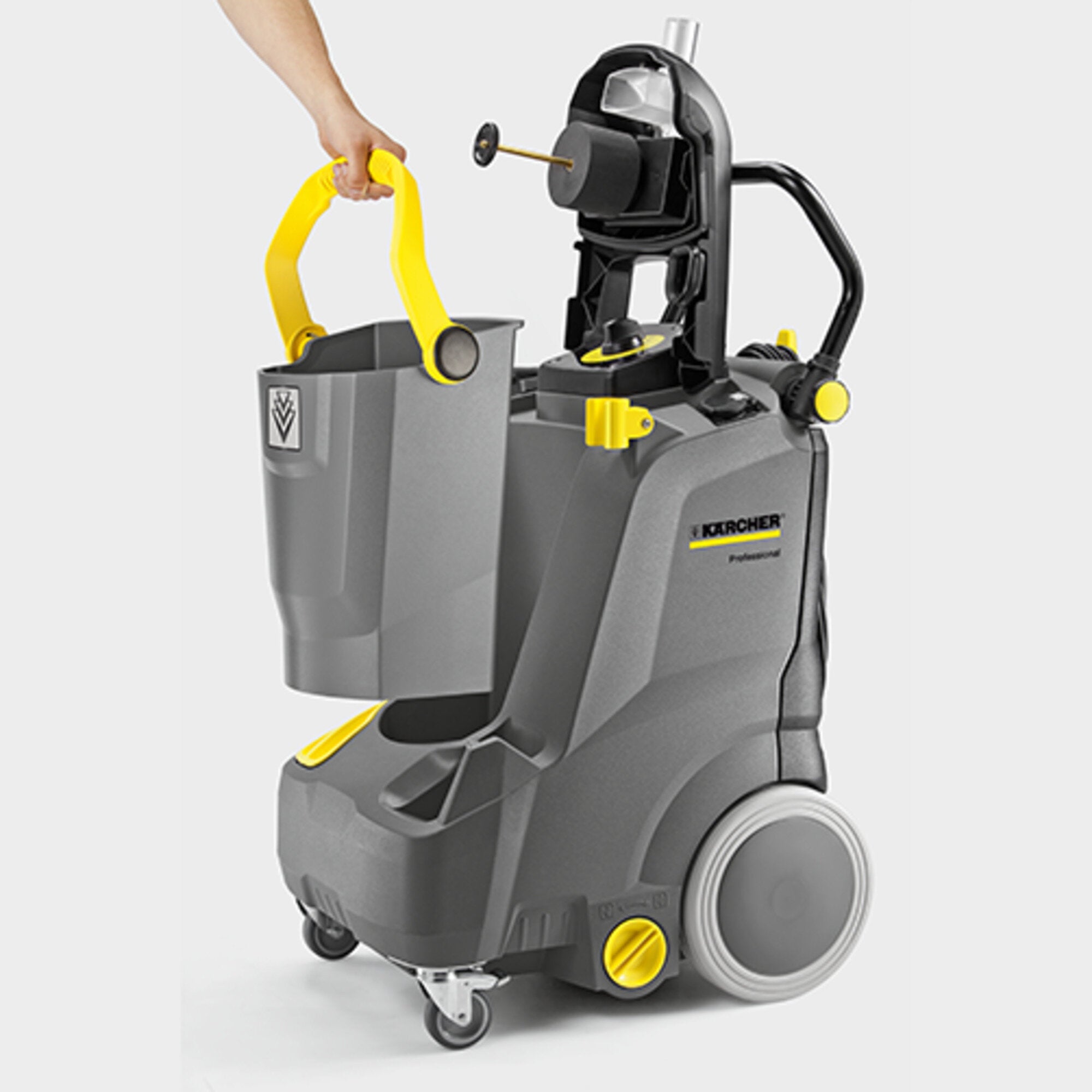 Karcher Puzzi 30/4 Spray-Extraction Cleaner image 3