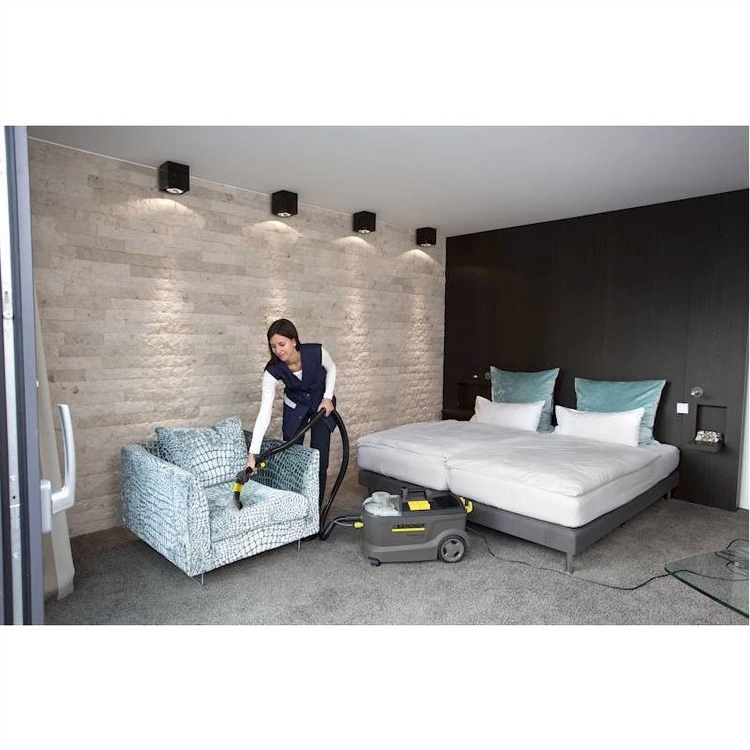 Karcher Puzzi 10/1 Spray-Extraction Cleaner image 6