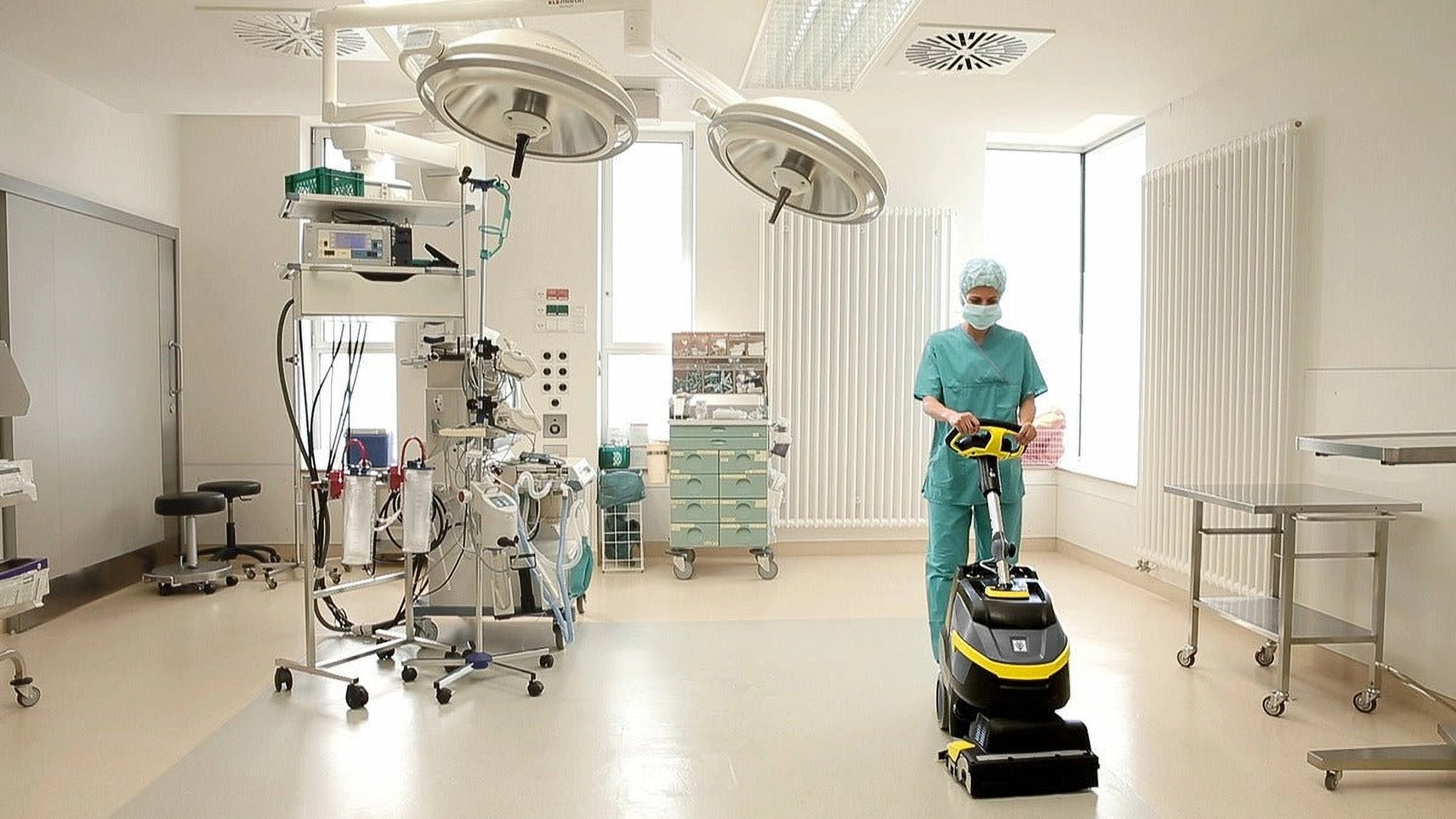 Karcher Drier BR 35/12 C BP Cordless Floor Scrubber image 13