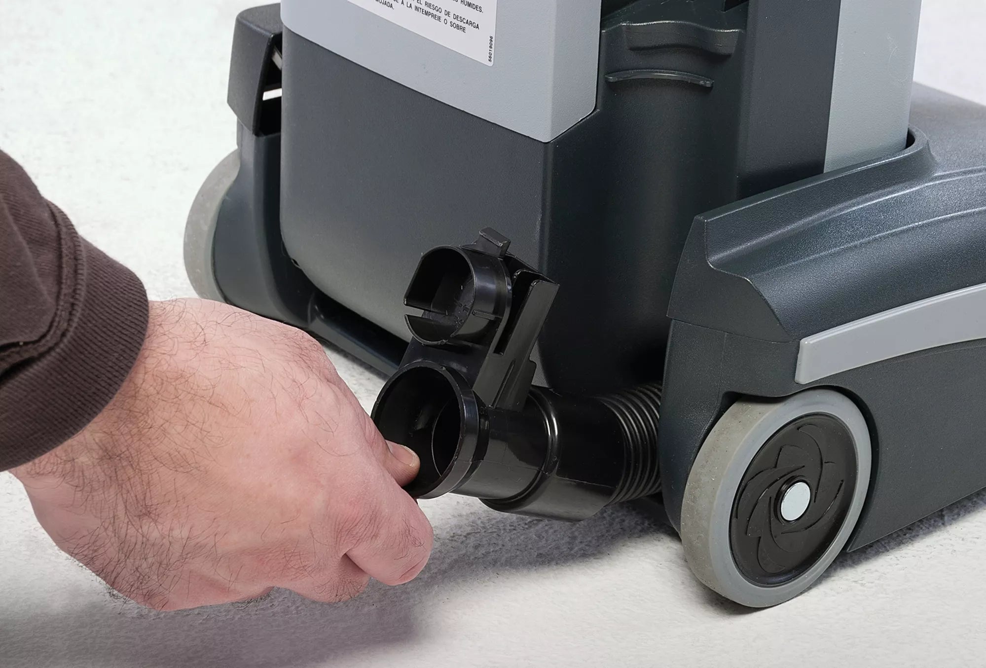 Nilfisk Advance VU500 12" Upright Vacuum Cleaner image 5