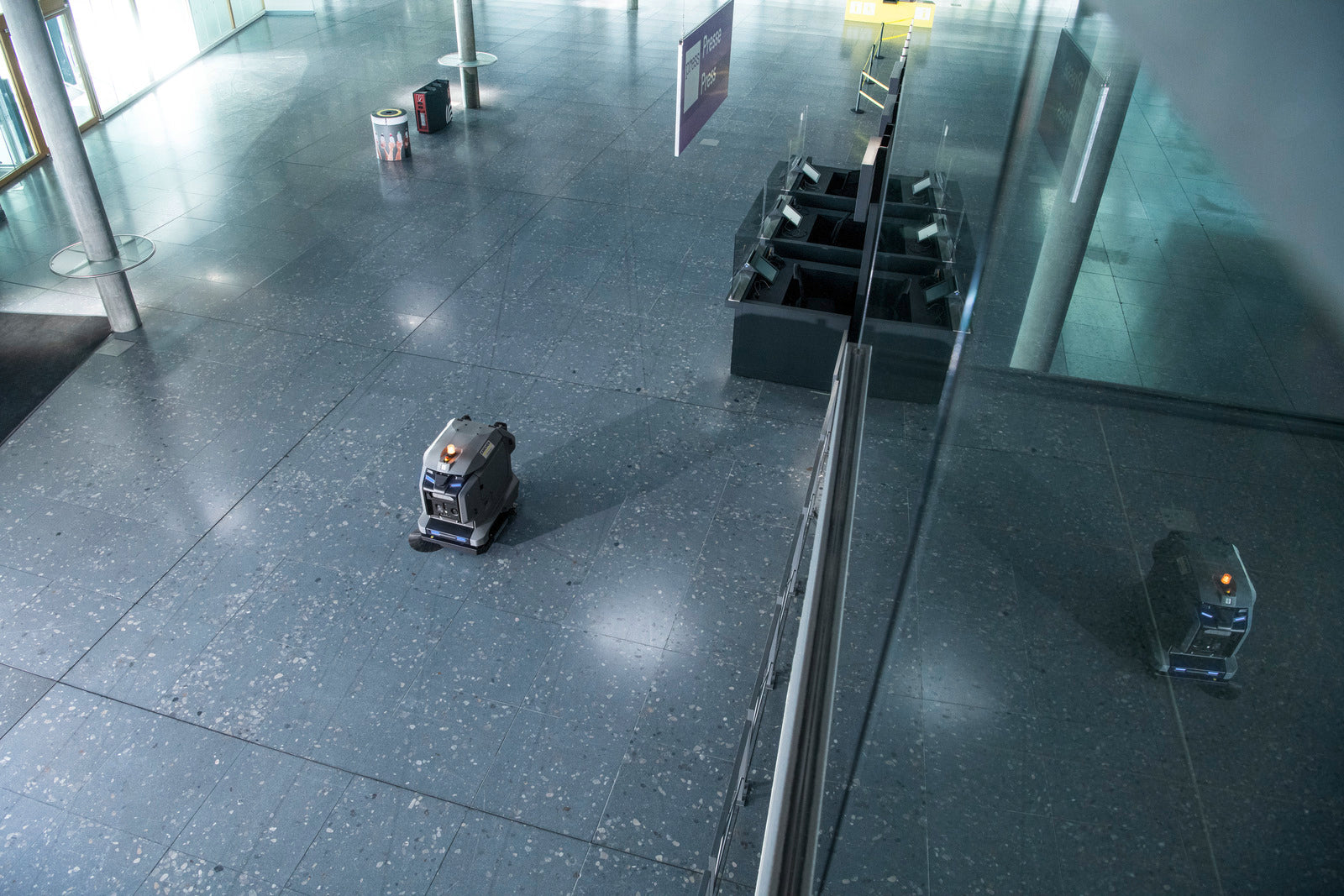 Karcher KIRA B 50 Autonomous Scrubber Drier image 3