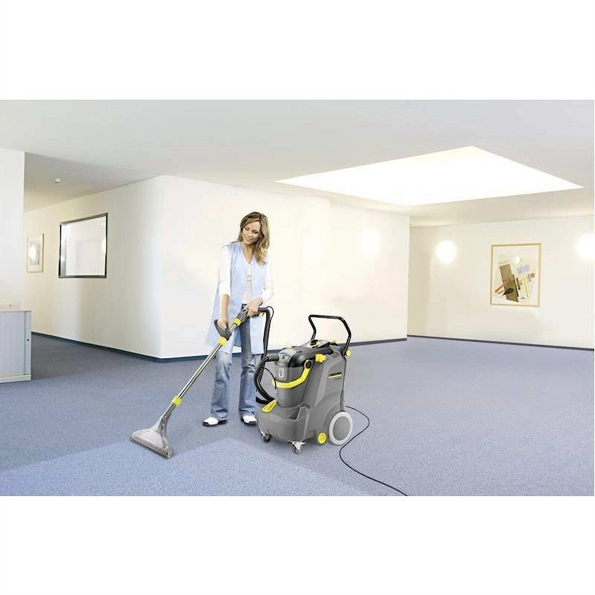 Karcher Puzzi 30/4 Spray-Extraction Cleaner image 1