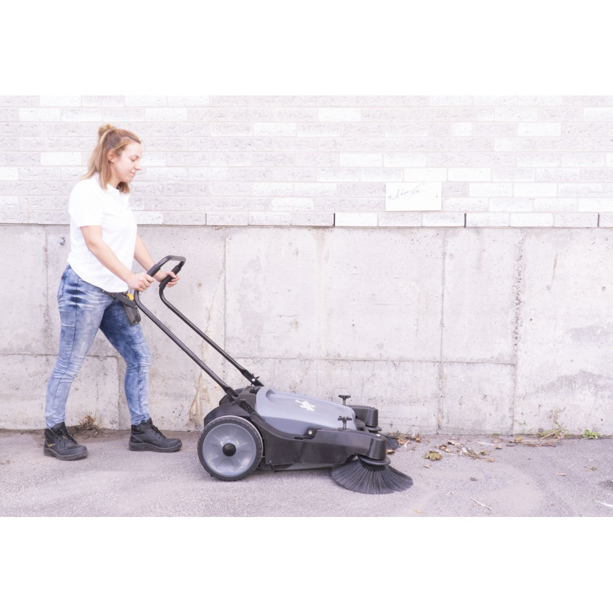 Johnny Vac A70 Floor Sweeper 2 Side Brushes - 10.5 Gal image 13