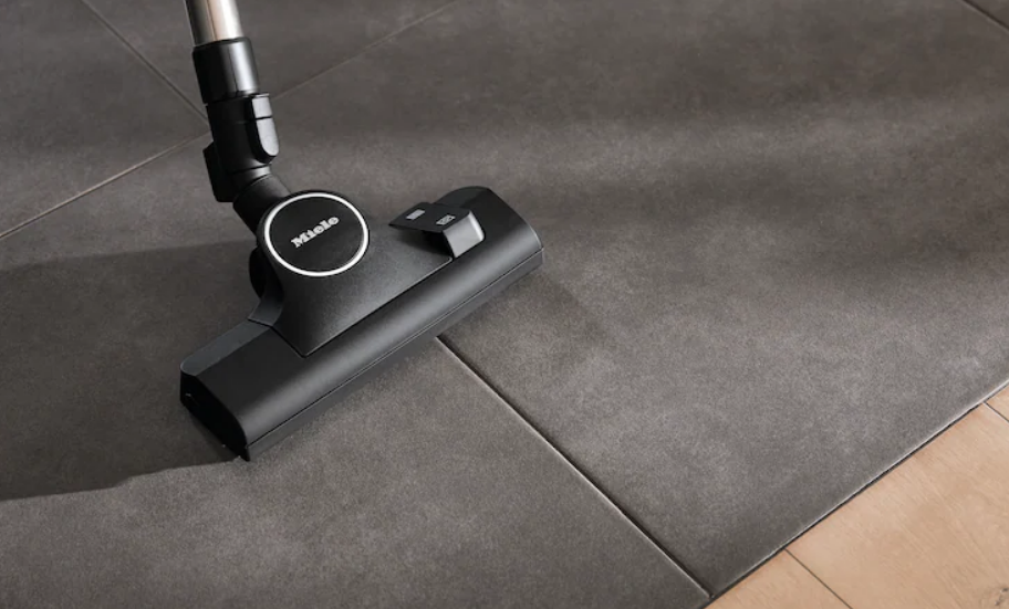 Miele Guard M1 Cat & Dog Canister Vacuum Cleaner