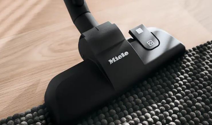 Miele Guard S1 Parquet Flex Canister Vacuum Cleaner