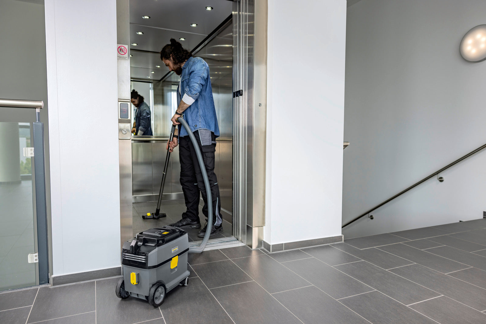 Karcher Battery-Powered Vacuum Cleaner T 10/1 Bp