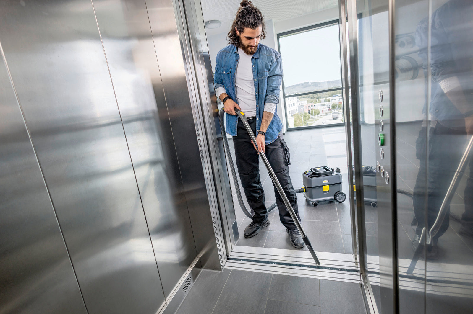 Karcher Battery-Powered Vacuum Cleaner T 10/1 Bp