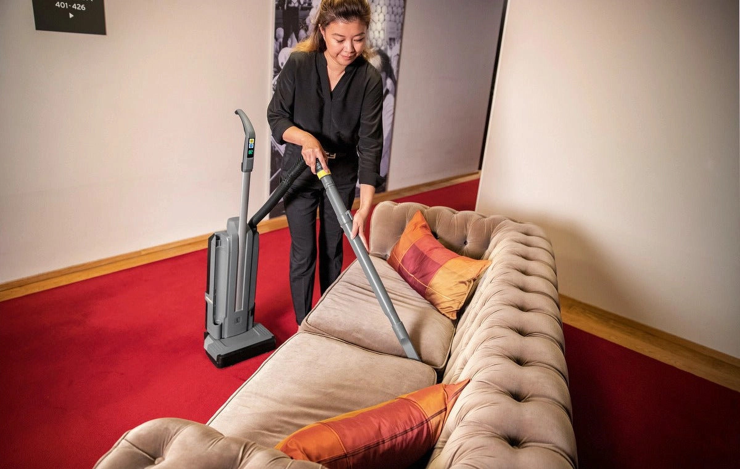 Karcher CV 30/2 BP Adv Cordless Upright Vacuum Cleaner image 6